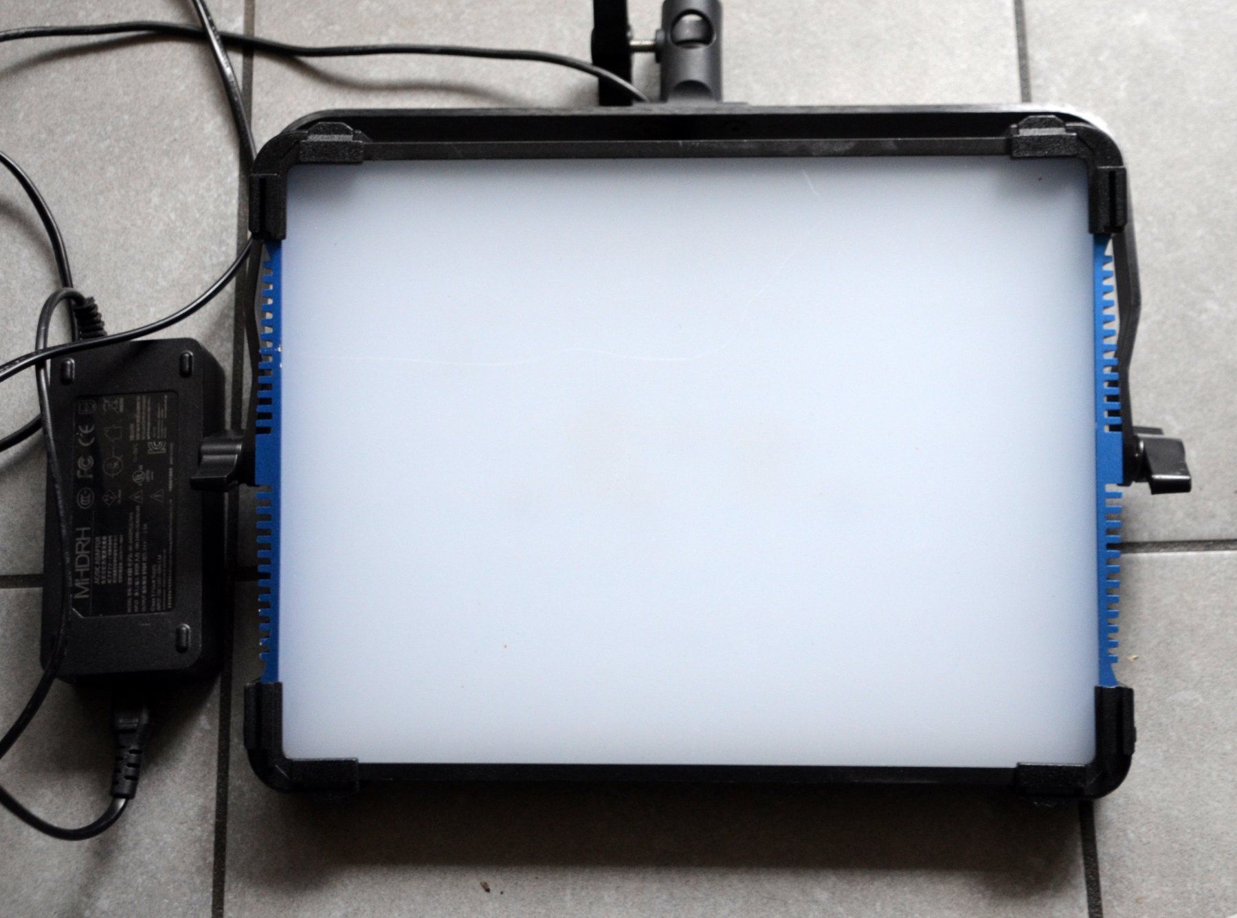 Lampade: Lampe Pixel P80 RGB 60W – Usato da Collonges venduto da arashee