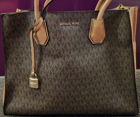 Michael Kors Mercer mit Portemonnaie