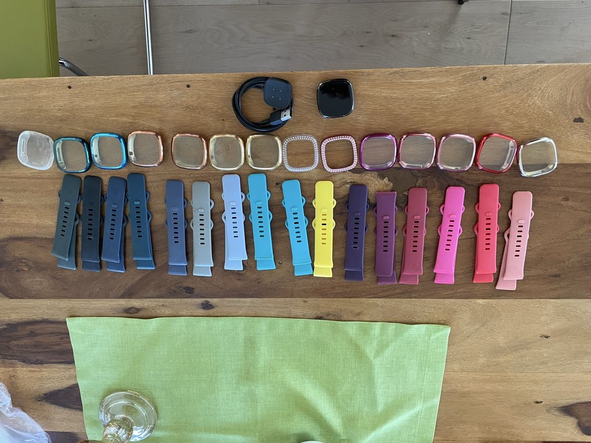 Fitbit Smartwatch: Fitbit Sense mit viel Zubehör – Gebraucht aus Aeugstertal von lthi1227 2