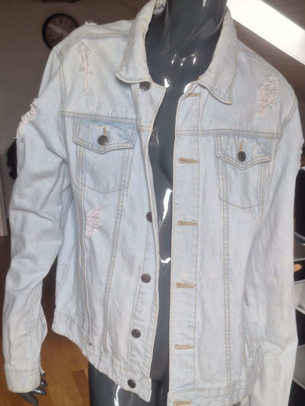 Vestes: Jeansjacke hellblau Grösse M Used Look – Neuf (Voir description) à Steinach par gut_2kzx