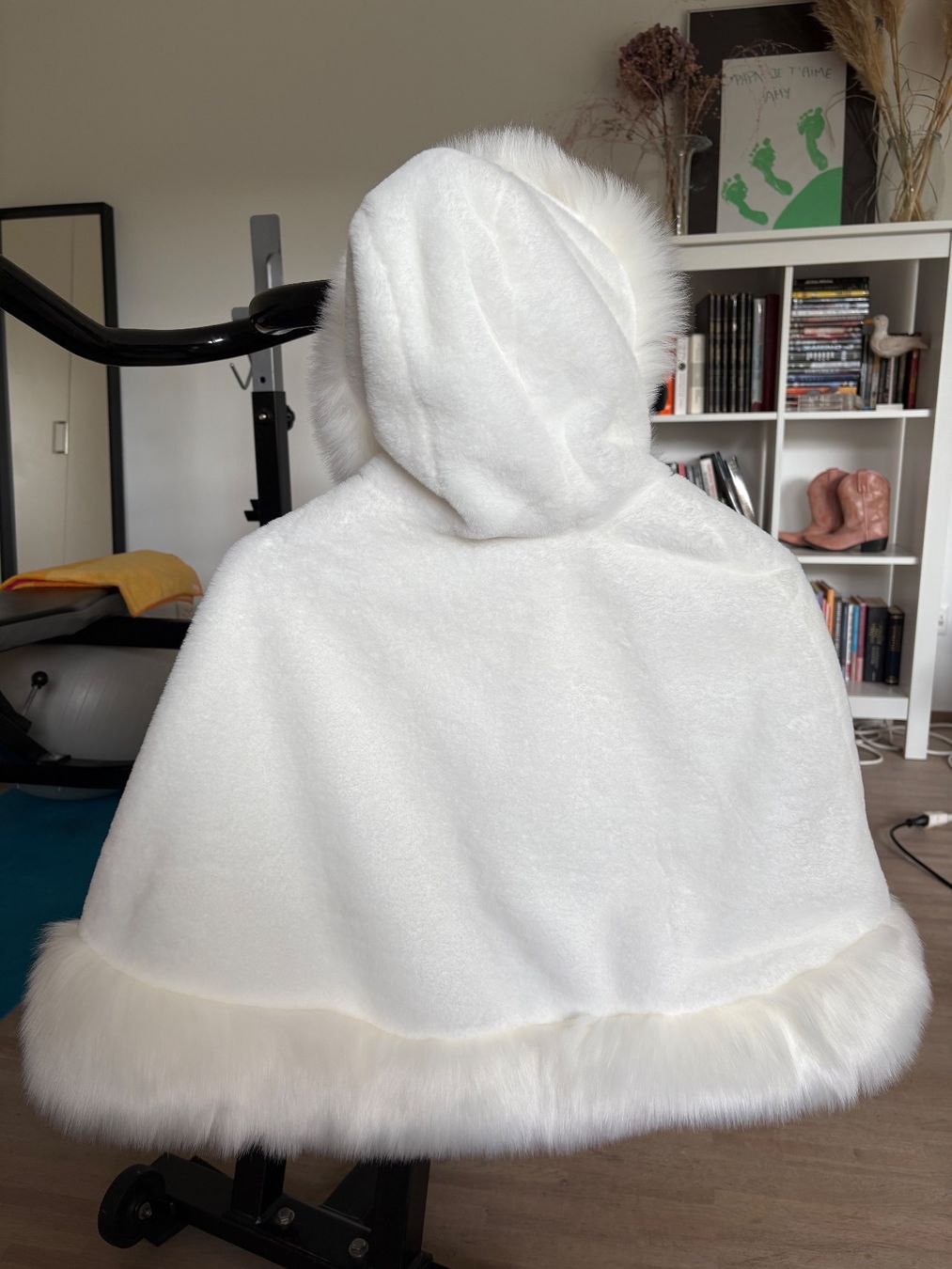 Altro in Moda donna: Cape/Stola aus Kunstpelz – Usato da Posat venduto da Syrenaica01 2