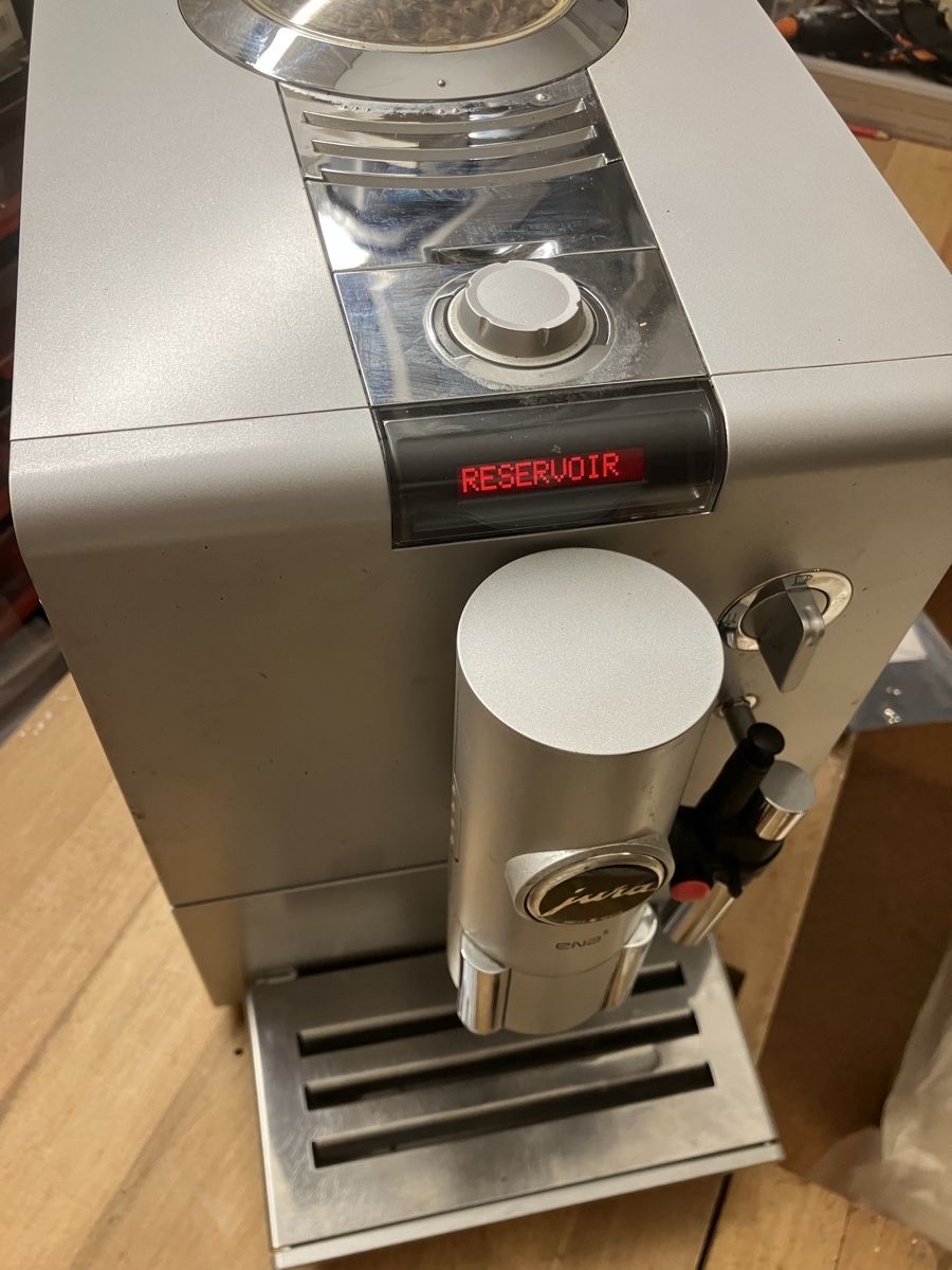 Jura Kaffeemaschinen & Espressomaschinen: Kaffee-Vollautomat Jura – Gebraucht aus Meilen von altviool 1