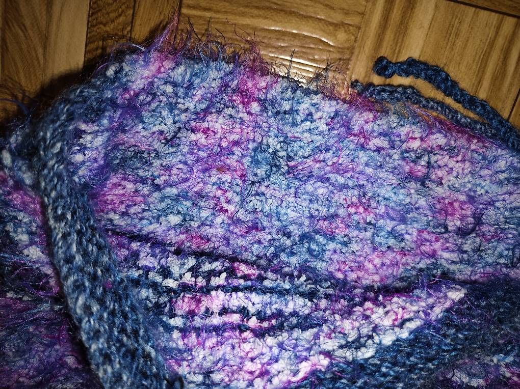 Maglioni & Felpe: Handgemachter Strickpullover (Damen) – Usato da Basel venduto da ual_dnt2 3
