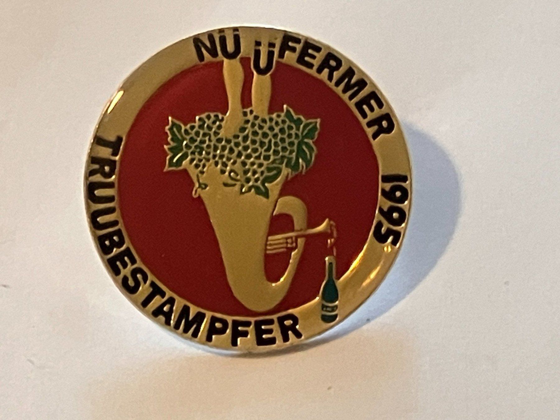 Placchette & Badge: 1 Pin Nüfermer Truubestampfer – Usato da Basel venduto da djwwpp