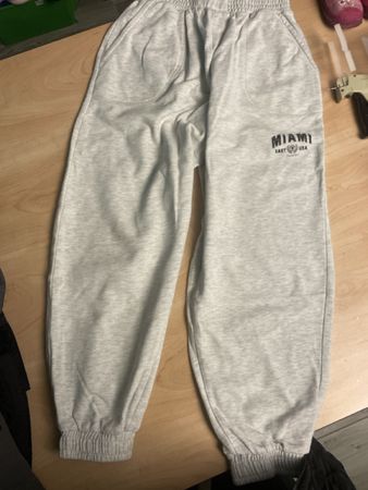 Neue Bershka Sweat Jogginghose Gr. XS Grau "Miami"