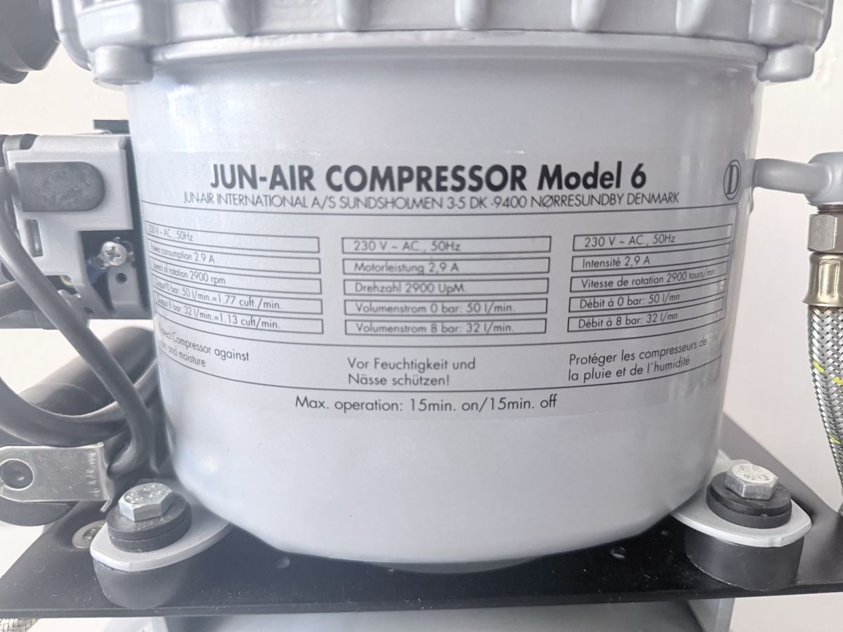 Jun-Air Compressori: JUN-AIR 12-40 Silent Kompressor 40 L  – Usato da Schupfart venduto da philippb06 4