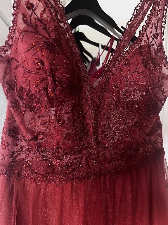 Vestiti: Abendkleid/ Bridemaidskleid  – Usato da Winterthur venduto da Anjarys 2