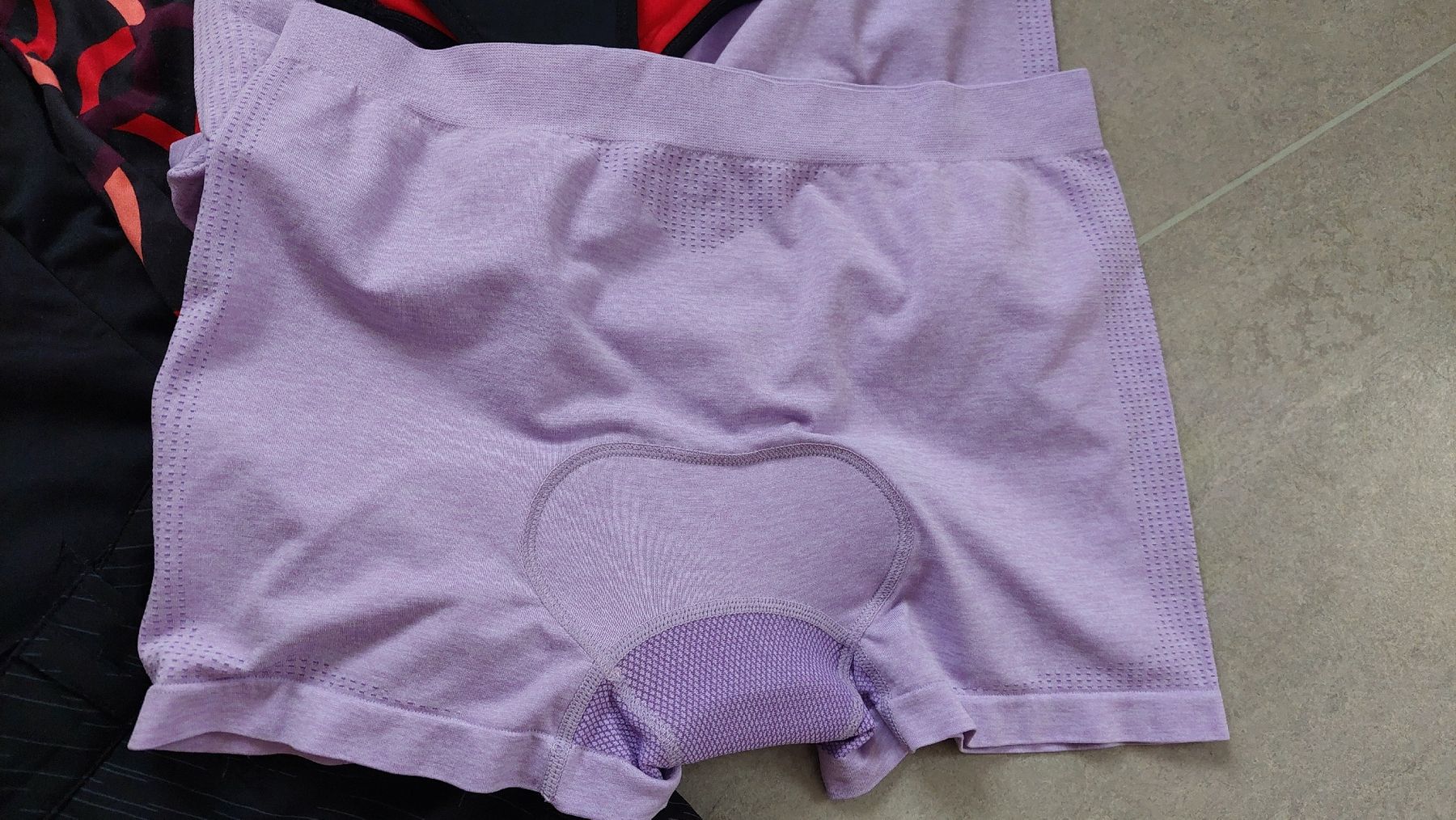 Lotti di vestiti: Velokleider Set – Usato da Escholzmatt venduto da Ipbuur 2