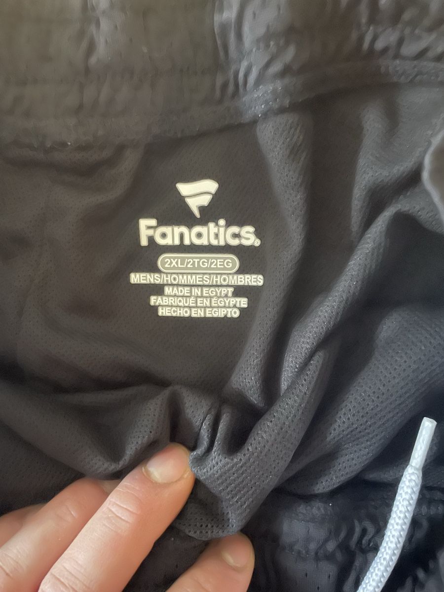 Pantaloni: Short Brooklyn Nets Fanatics 2XL comme neuf! – Nuovo (secondo la descrizione) da Pully venduto da emi_6mv2 1