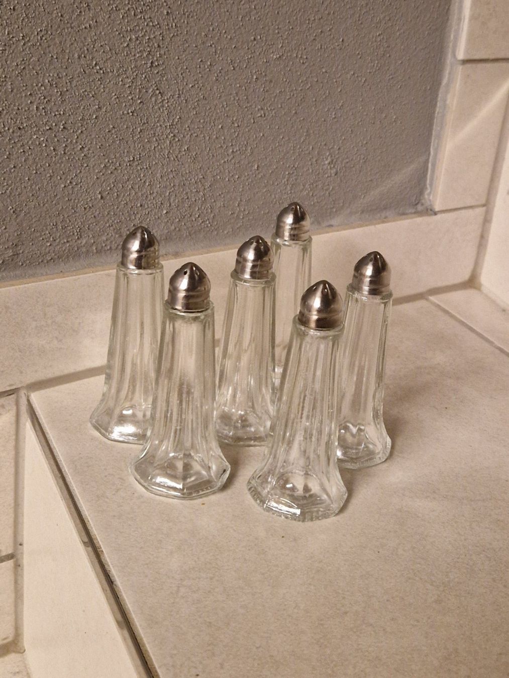 Set di piatti: Salz- oder Pfefferstreuer Glas – Usato da Hombrechtikon venduto da Vre_l9t8 1