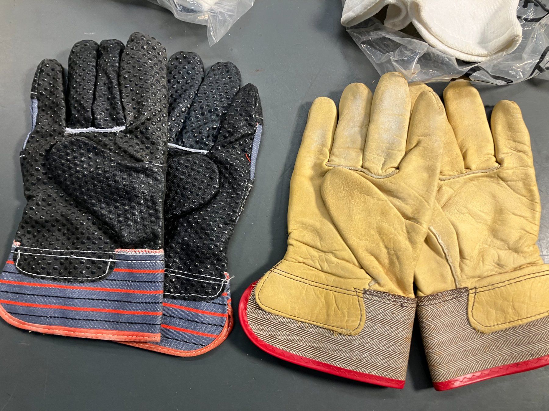 Gants & mitaines : Post. m. div. Arbeitshandschuhen Gr. L neu & gebr. ab 1.- – D'occasion à Lichtensteig par Buy24International 3