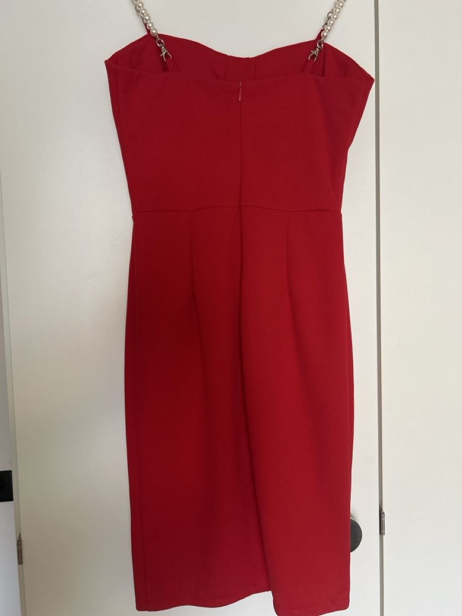 Robes: Kleid rot mit Perlenriemen Grösse S neu – Neuf (Voir description) à Frenkendorf par ana_h7dx 3