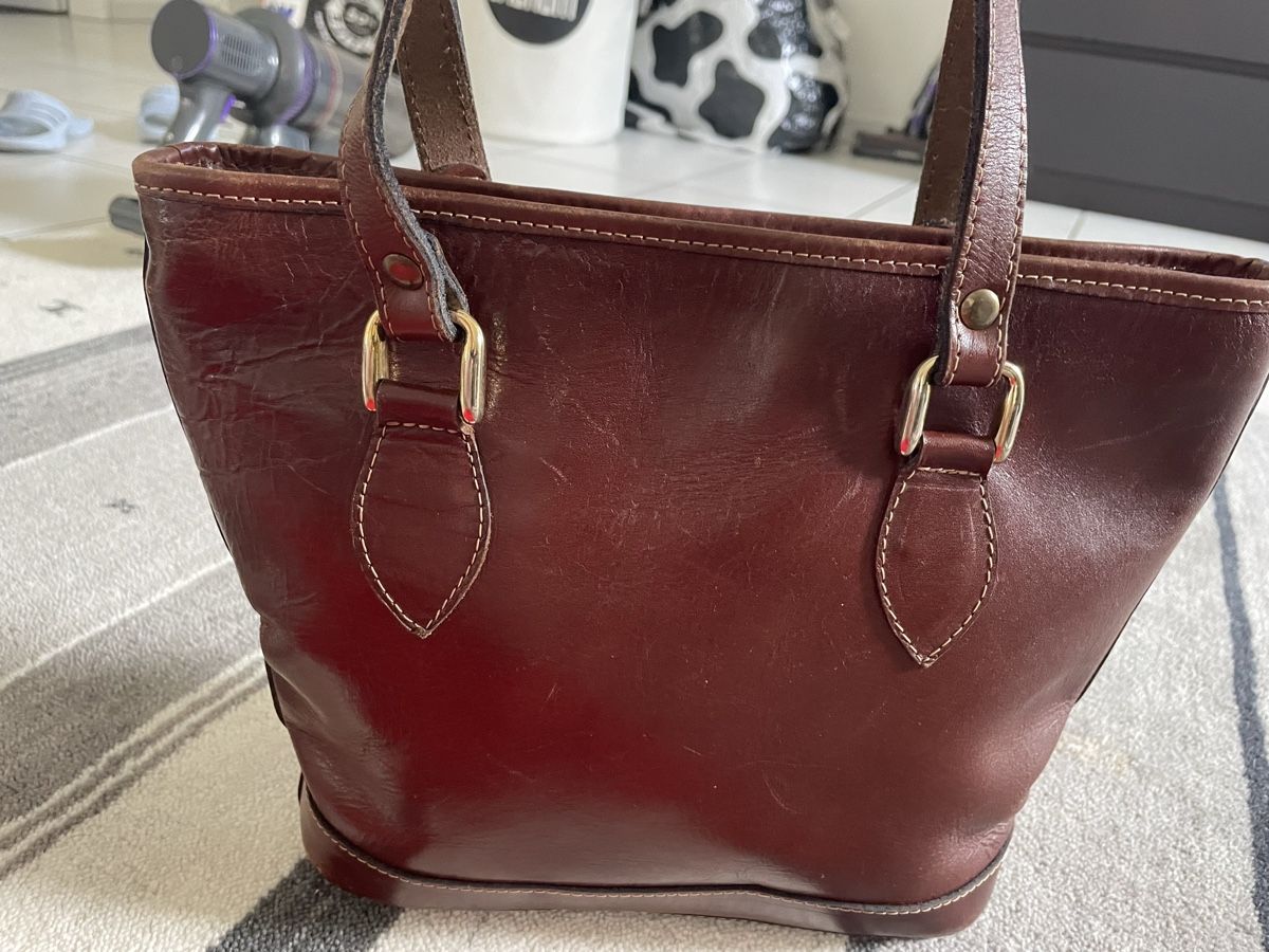 Borse da donna: Leder Tasche – Usato da Freienbach venduto da buyzebra 2