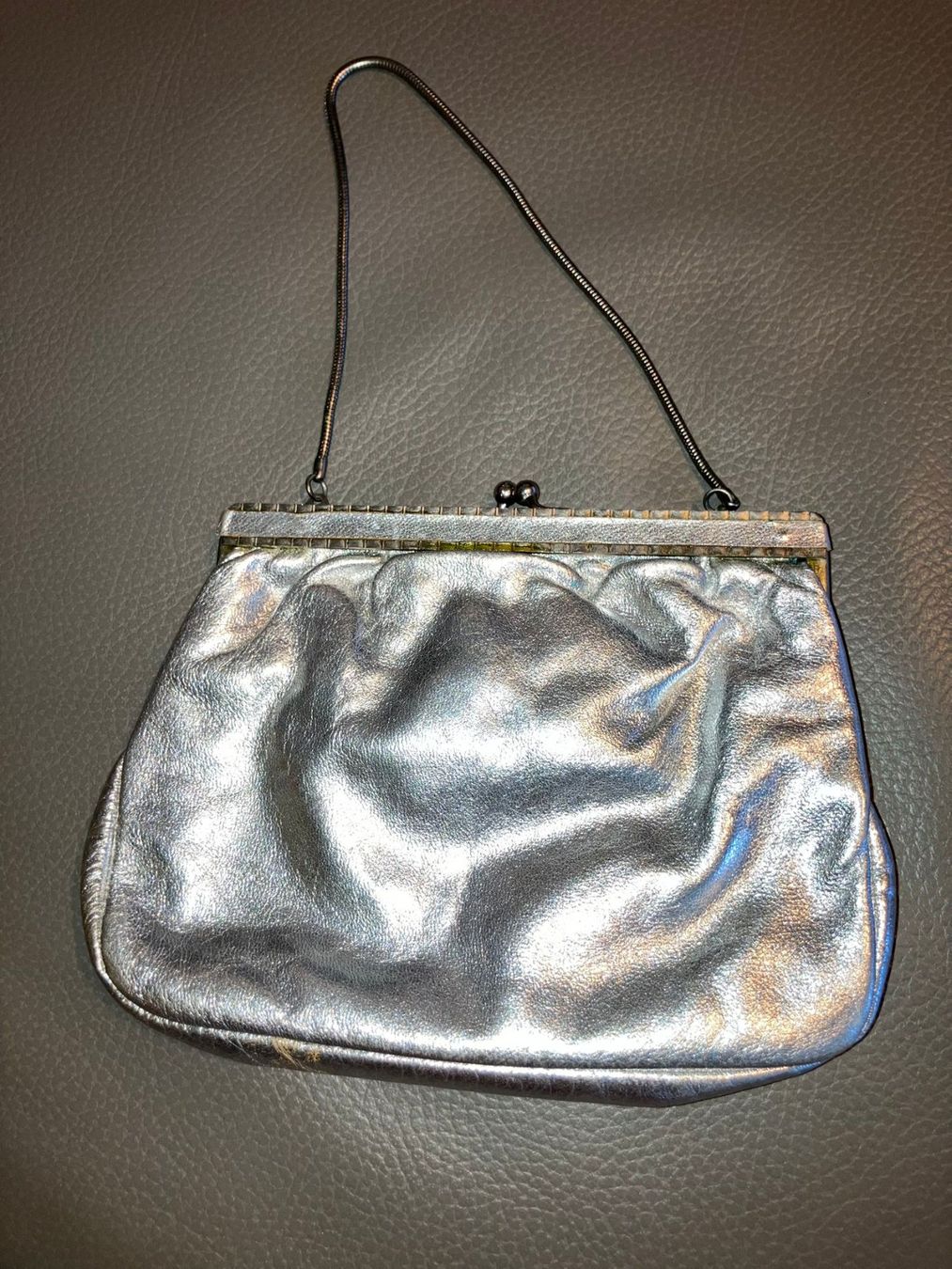 Borse da donna: Pochette argento con catenella – Usato da Melano venduto da H-Sara 1
