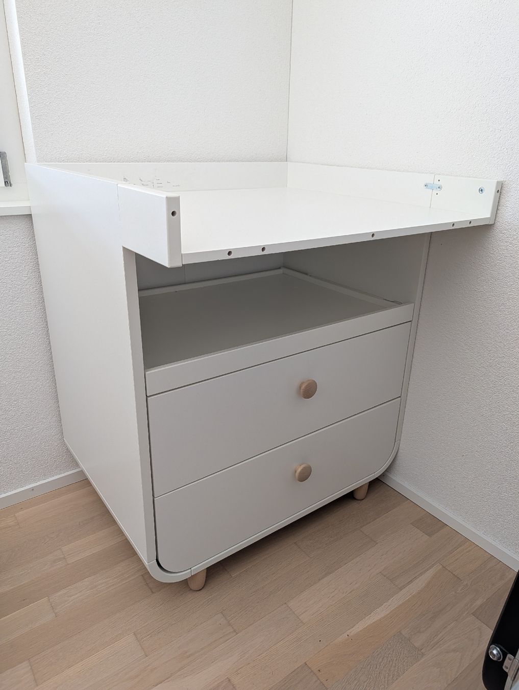 Ikea Schminktische: IKEA MYLLRA changing table with drawers  – Gebraucht aus Zürich von Vassap
