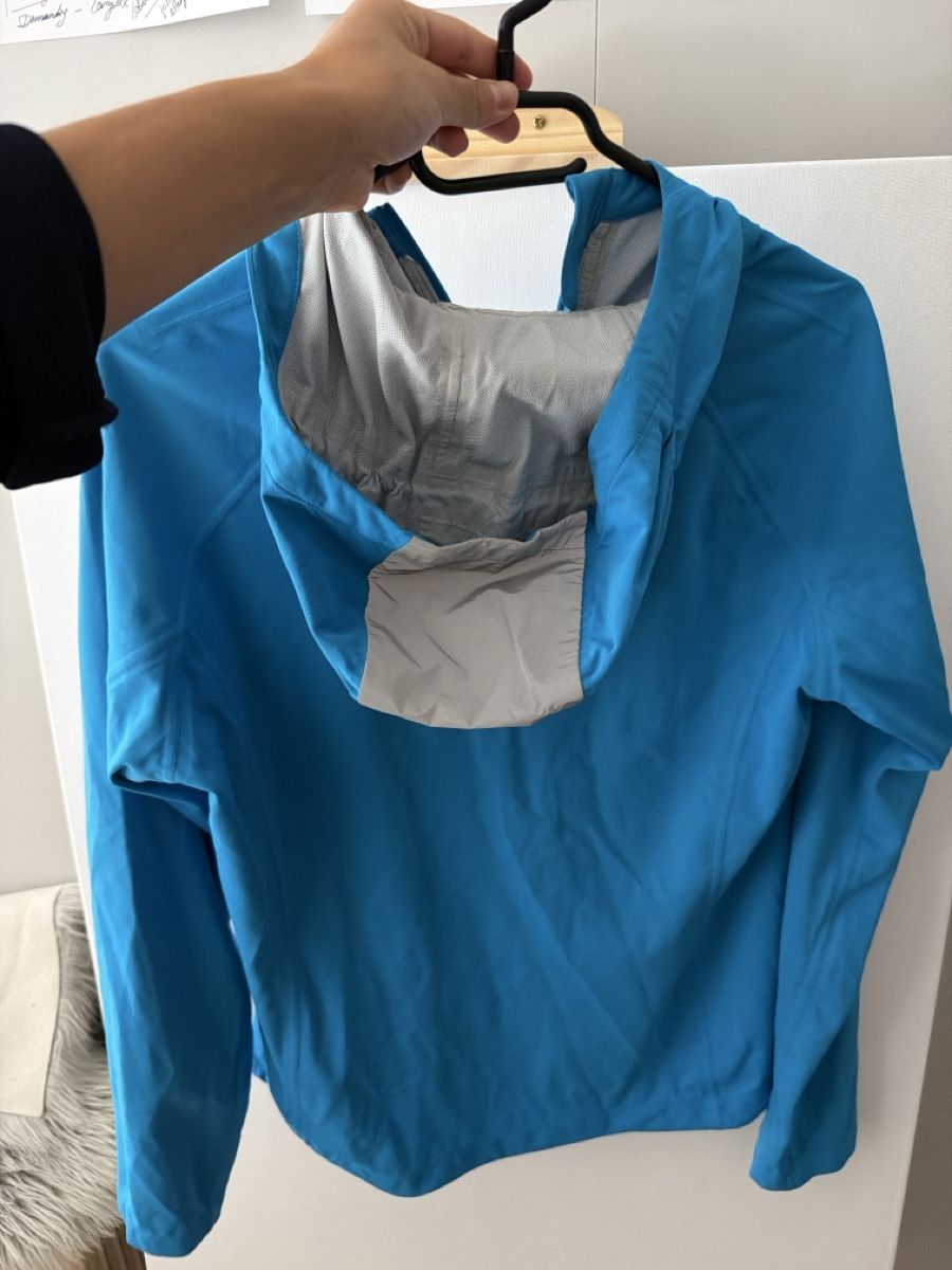 Jacken: Veste coupe vent Asics – Gebraucht aus Adliswil von jas_5s8n 1