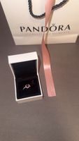 Pandora ring ungetragen