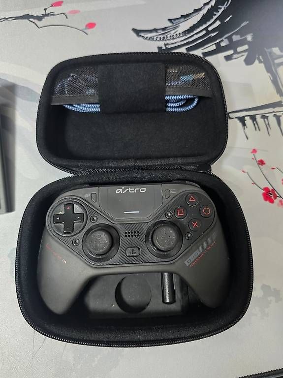 Manettes: Astro C40 TR Pro Controller – D'occasion à Möriken AG par edi.m