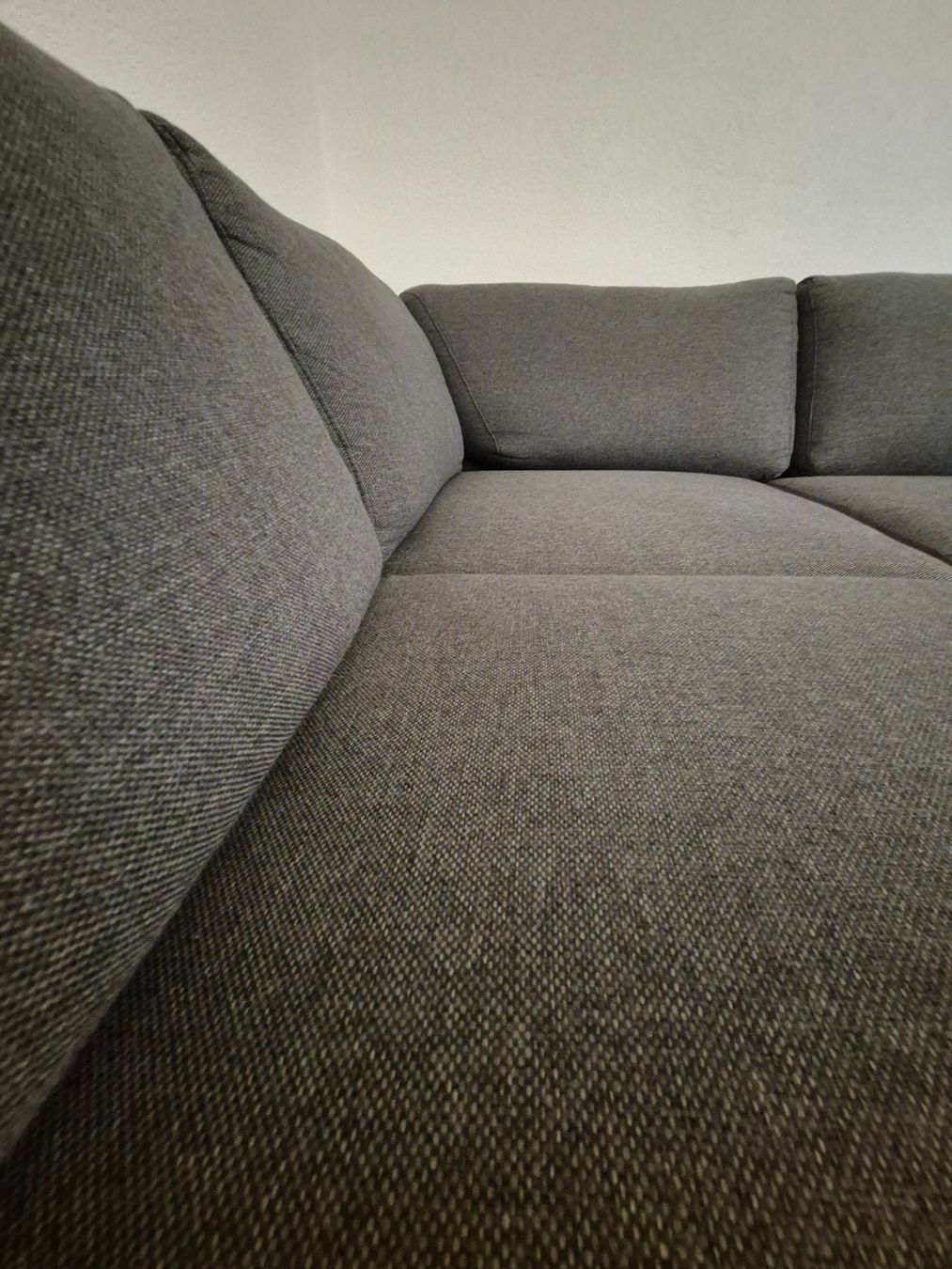 Livique Divani: Komfortables Ecksofa (grau) mit Ausziehfunktion – Usato da Rheinfelden venduto da mir_zpj5 3