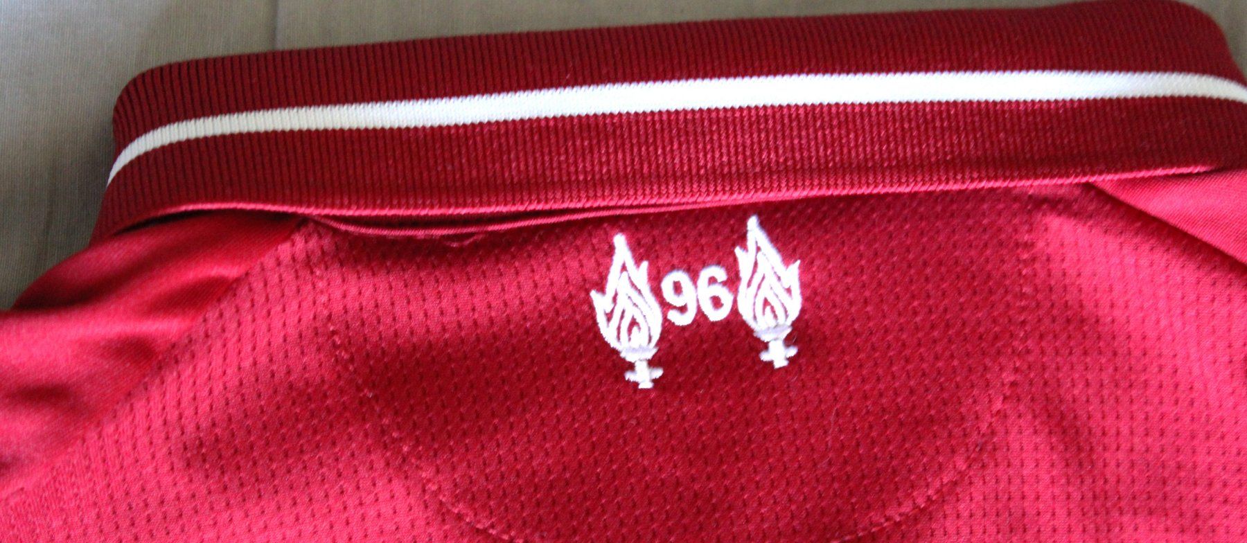 Liverpool Fc Canottiere & Pantaloni: Trikot FC Liverpool – Usato da Worblaufen venduto da Cookie23 4