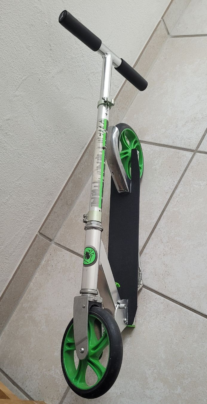 Kickboard: Kickboard "Hellgrün" – D'occasion à Dübendorf par Distel3 4