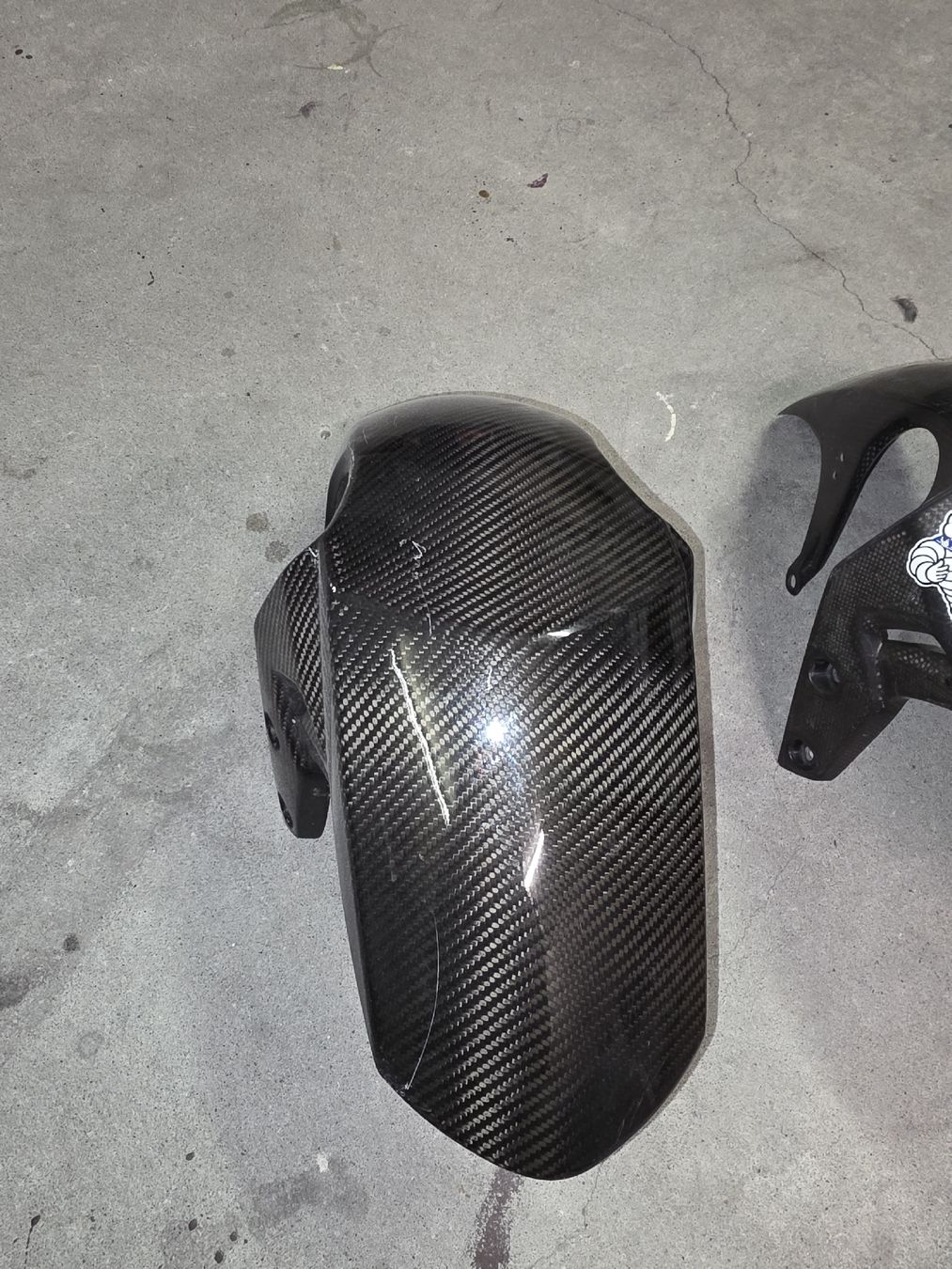 Suzuki Tutti i ricambio per moto: Garde bou carbone GSR 750 – Usato da Fribourg venduto da dccis.ch 7