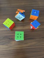 5 Rubiks Cubes