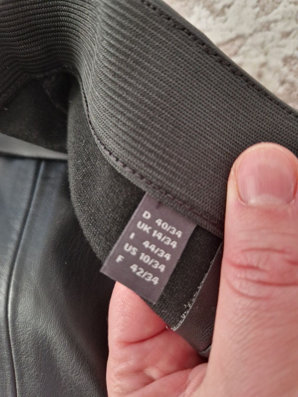 Esprit Pantaloni: Esprit hose Lederoptik Viskose Gr. 40 schwarz – Nuovo (secondo la descrizione) da Erlinsbach SO venduto da ULIKH 4