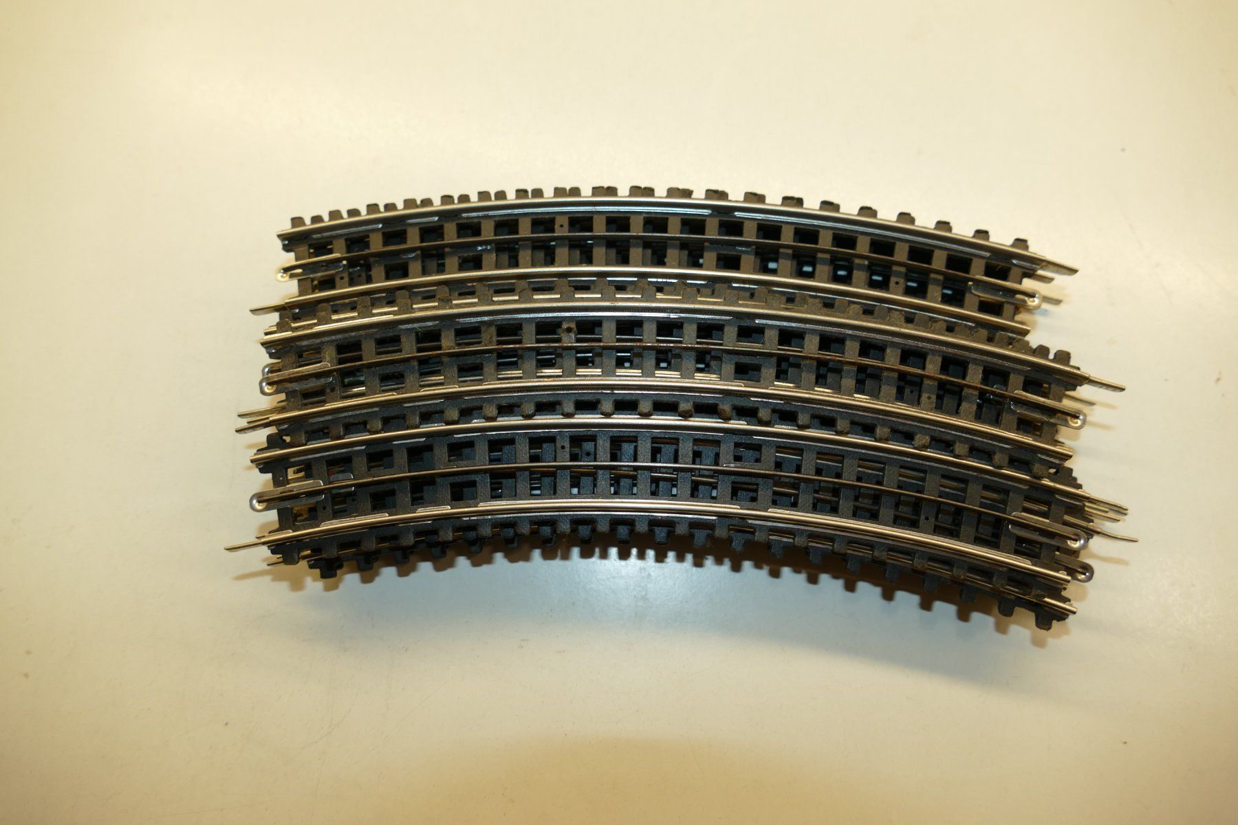 Trix Modellini di ferrovie: Trix Express H0: 16xgebogenes Gleis – Usato da Niederhasli venduto da rail-duerst