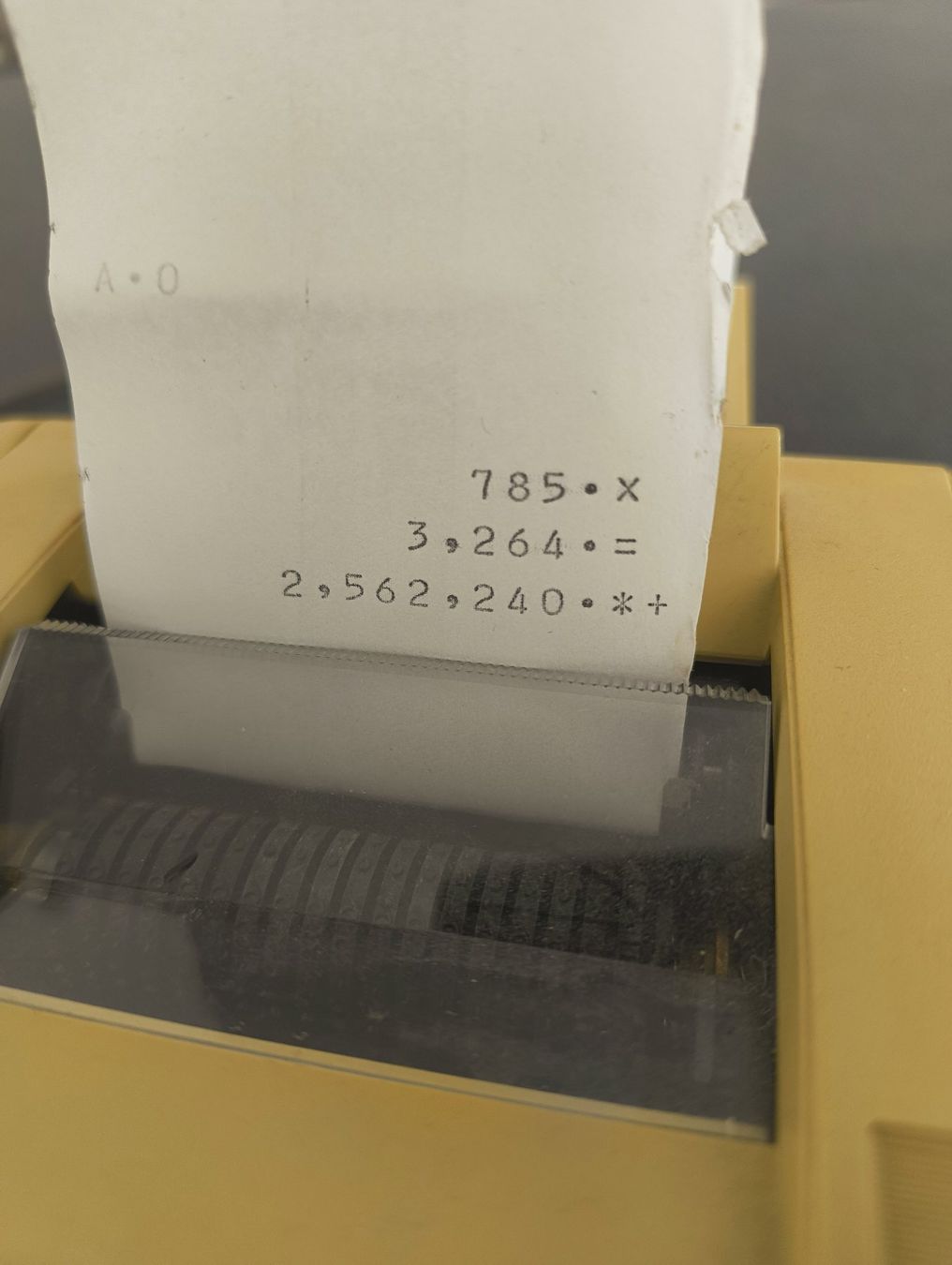 Sharp Caisses enregistreuses: Vintage SHARP COMPET CS-2635 Tischrechner mit total 3 Rollen – D'occasion à Oberembrach par broussey14 2