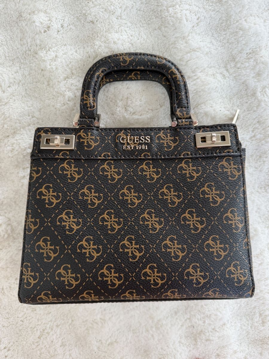 Guess Sacs femmes: Guess Tasche – D'occasion à Rheinfelden par Schoefli74