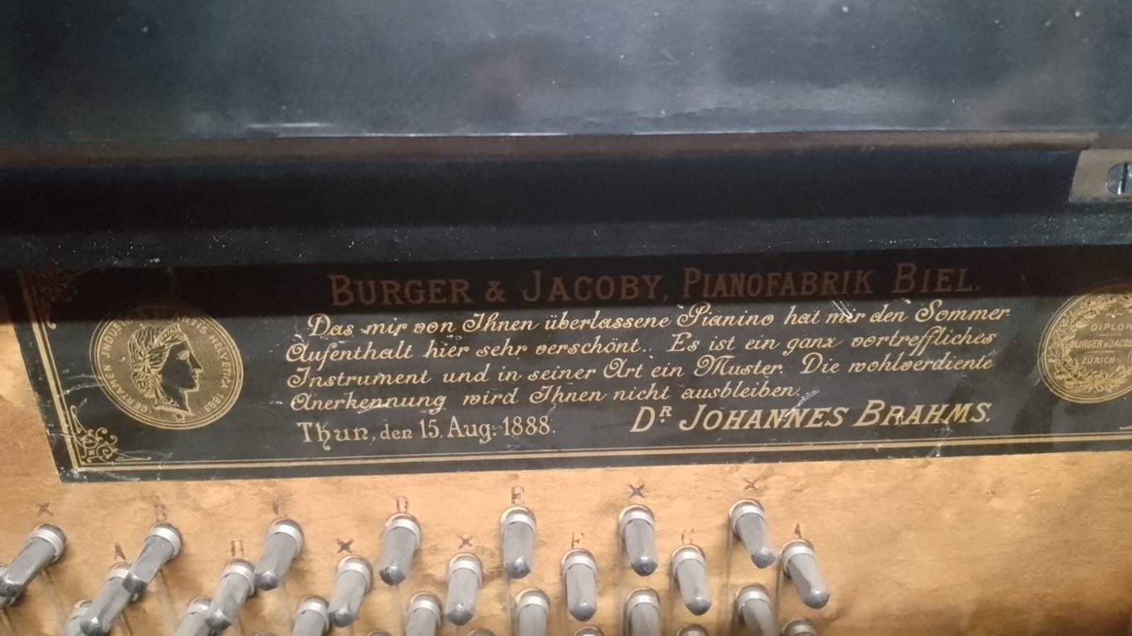 Strumenti musicali: Beautiful piano from 1888 – Usato da Gsteigwiler venduto da Marqui 5