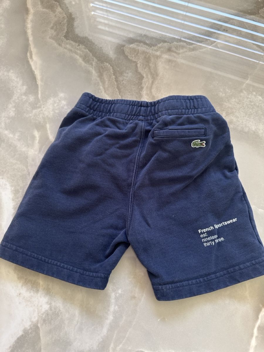 Lacoste Pantaloni: Shorts Lacoste – Usato da Eglisau venduto da nil_wls5 1