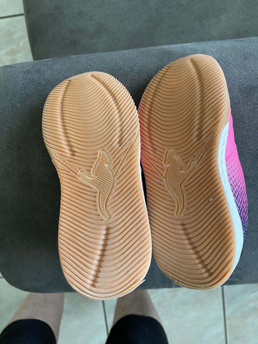 Schuhe für Jungen: Hallenschuhe KangaRoos 27 – Neu (gemäss Beschreibung) aus Roggwil TG von Strick-Fee 3