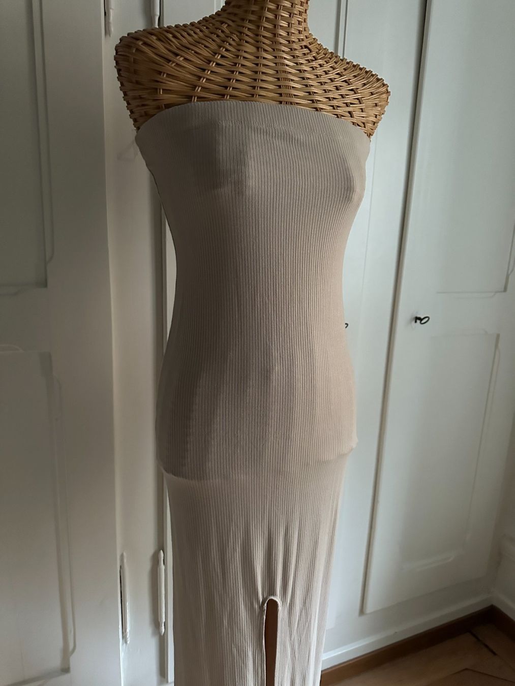 Kleider: Bustier-Kleid beige gerippt S – Gebraucht aus Zürich von Diazaio 1