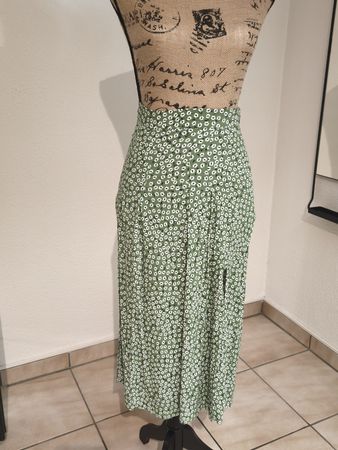 Rock H&M geblümt GR 34 /XS