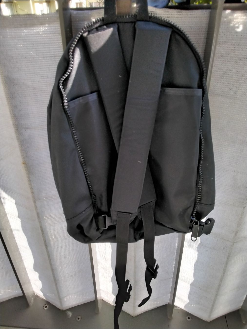 Zaini: KLEINER RUCKSACK SCHWARZ – Usato da Biel/Bienne venduto da dasi3 3