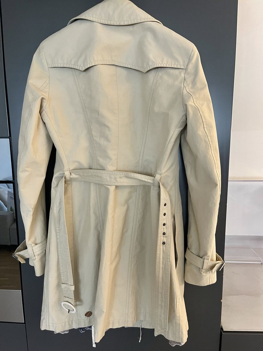 Hugo Boss Cappotti: Trenchcoat von Boss – Usato da Dübendorf venduto da MyFashionArchive 6