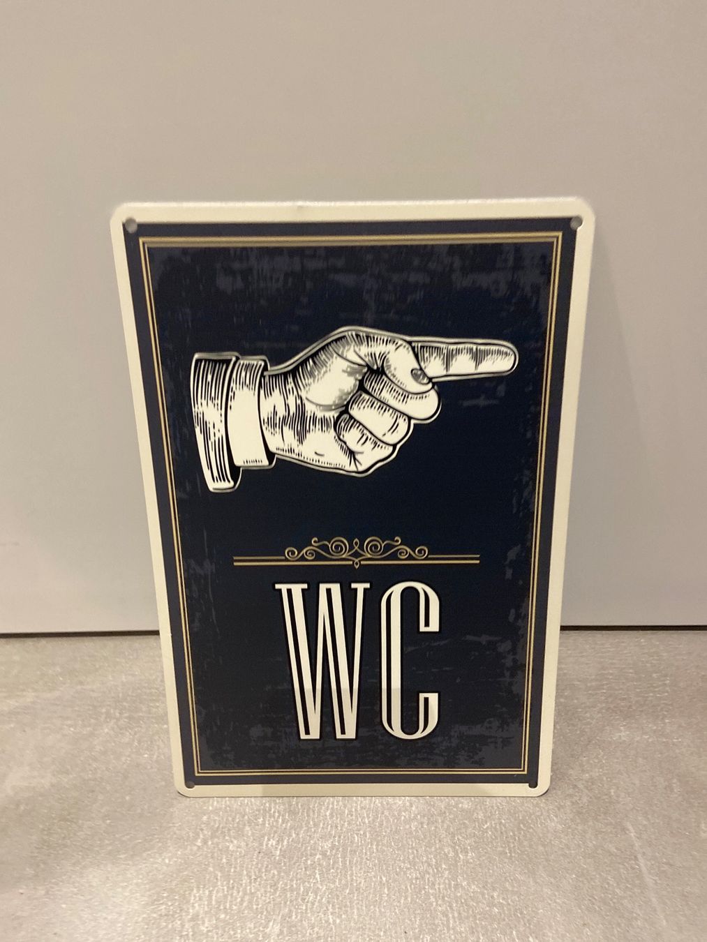 Schilder: Metall Schild Tafel WC Dekoration / Der Renner – Neu und originalverpackt aus Seon von Aaargauer01 2