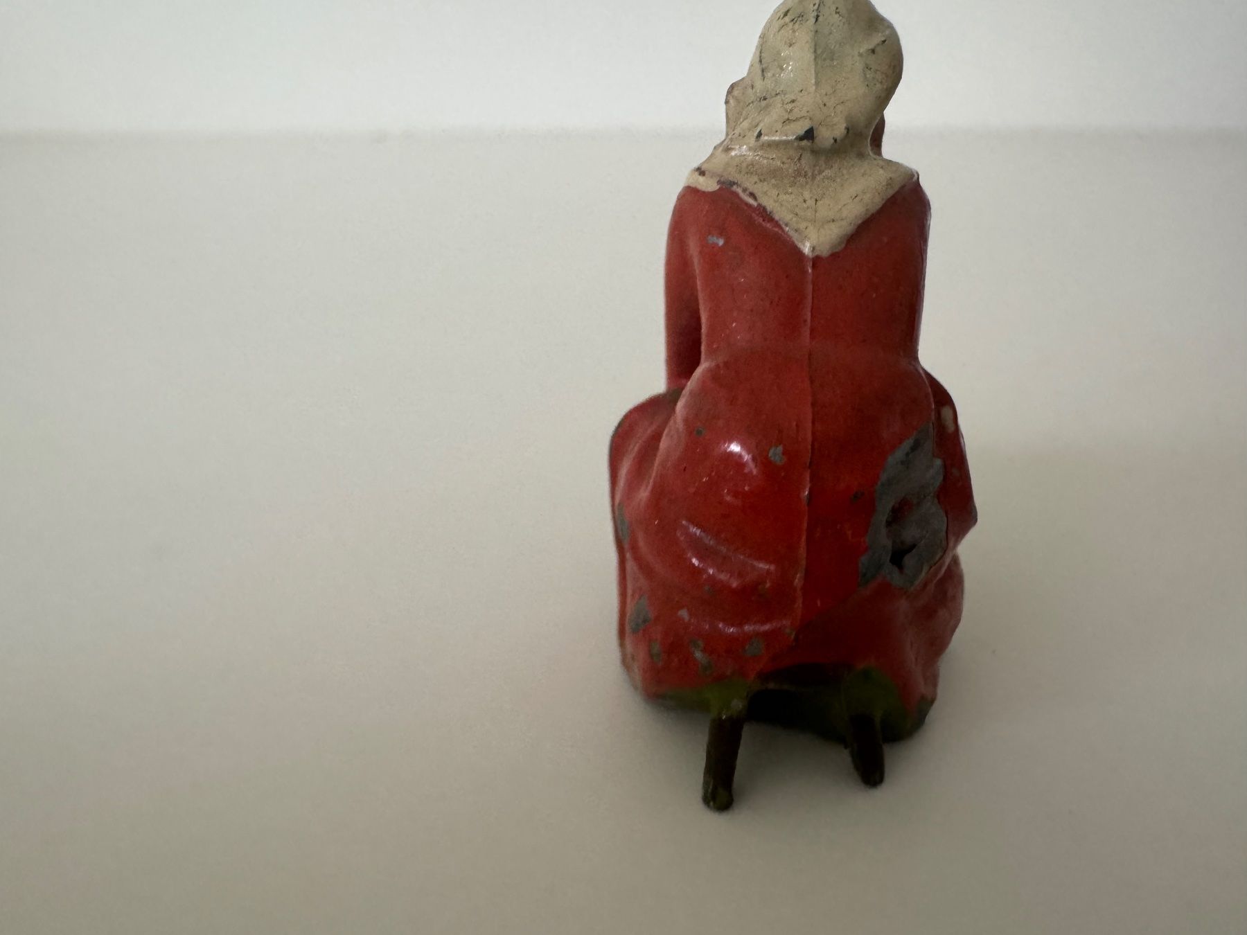 Britains Jouets: Uralte Guss-Figur Magd mit Eimer (Britains), Höhe 4 cm – D'occasion à Winterthur par Arma3 5