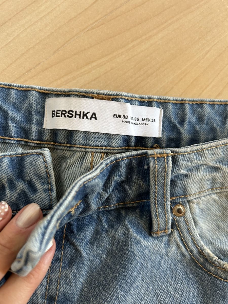 Bershka Jeans: Bershka Jeansshorts Gr. 38 – Nuovo (secondo la descrizione) da Zäziwil venduto da jes_d7tm 1