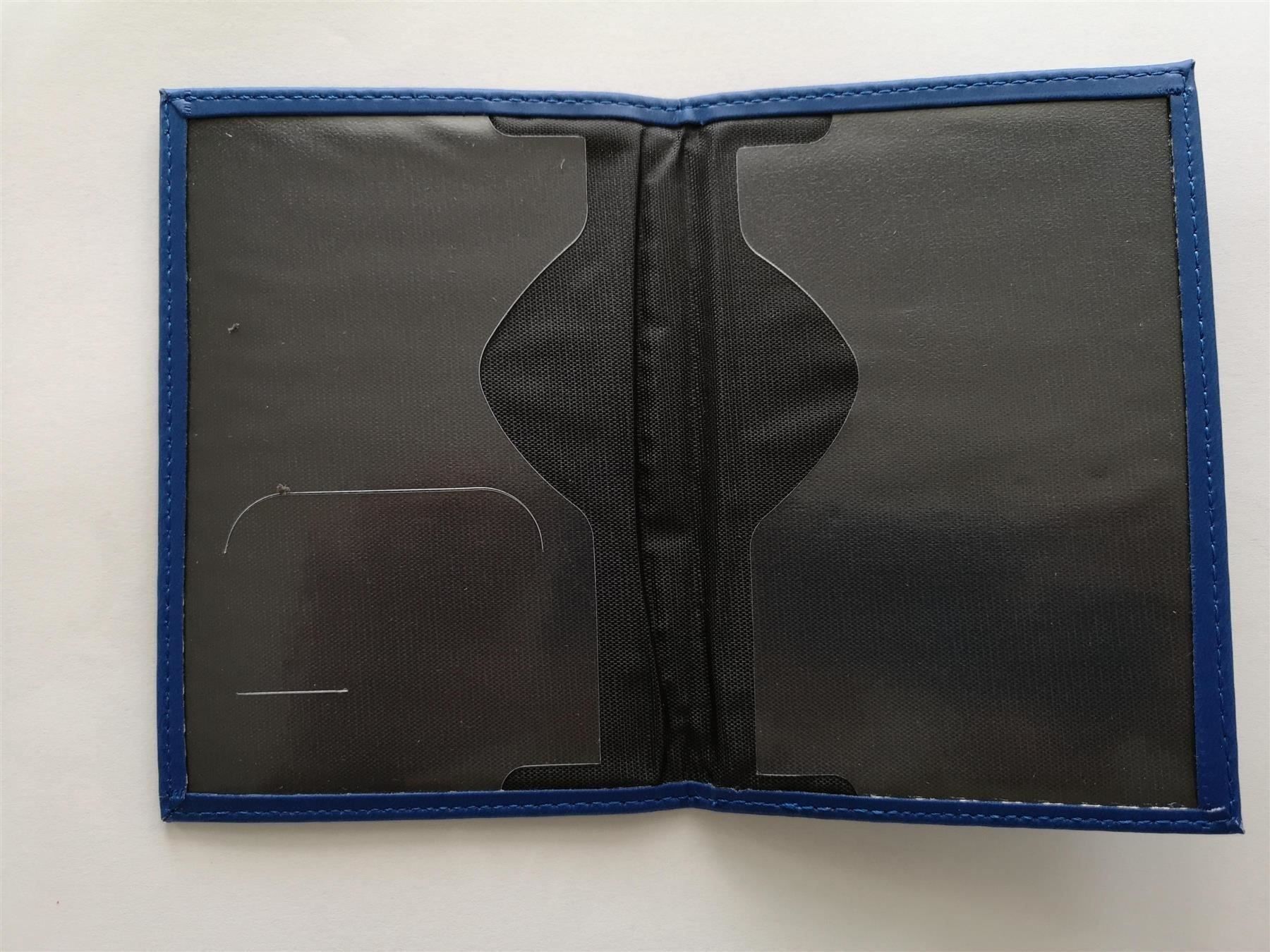 Altro in  Abbigliamento & Accessori: Passhülle Passport Brieftasche (blau) – Nuovo e nell'imballaggio originale da Winterthur venduto da trend-produkte 1