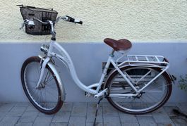 Cityrad Kettler weiss mit Korb gebrauchter Zustand