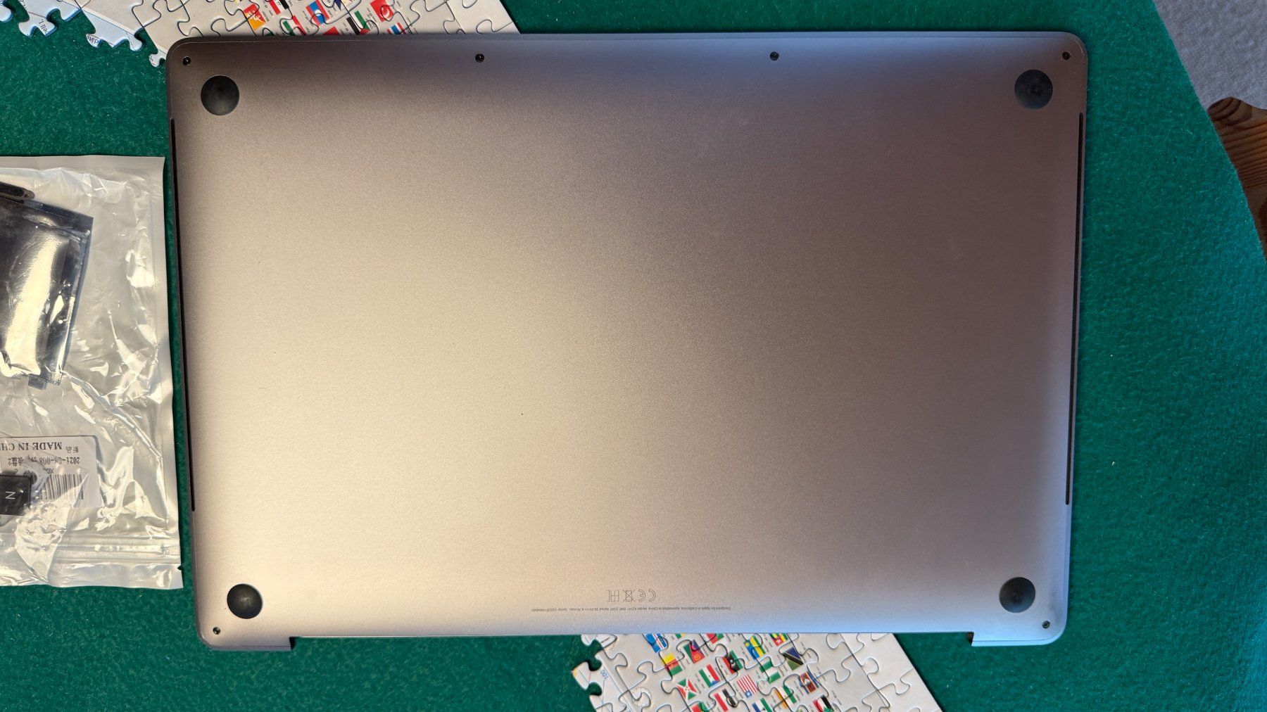 Apple Notebooks: Macbook Pro 16" A2141 keyboard lower case – Gebraucht aus Gstaad von suecom 1