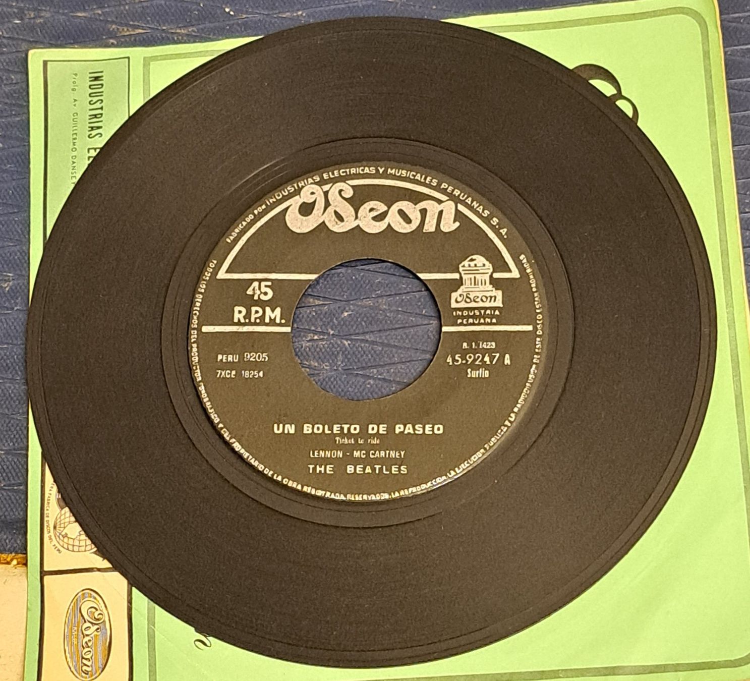 Dischi in vinile: Beatles Singles Paket 2 Stück_45rpm-Set made in Peru – Usato da Schlieren venduto da Rcaliforni 2
