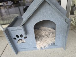 Gemütliches Hundehaus / Katzenhaus mit fell, neuwertig!