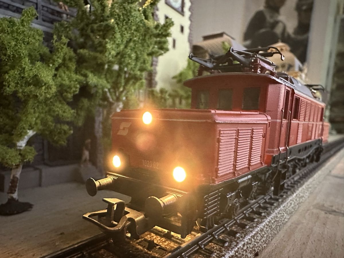 Märklin Modelleisenbahnen: Märklin 3159 ÖBB BR 1020 – Gebraucht aus Lupsingen von New-Haven