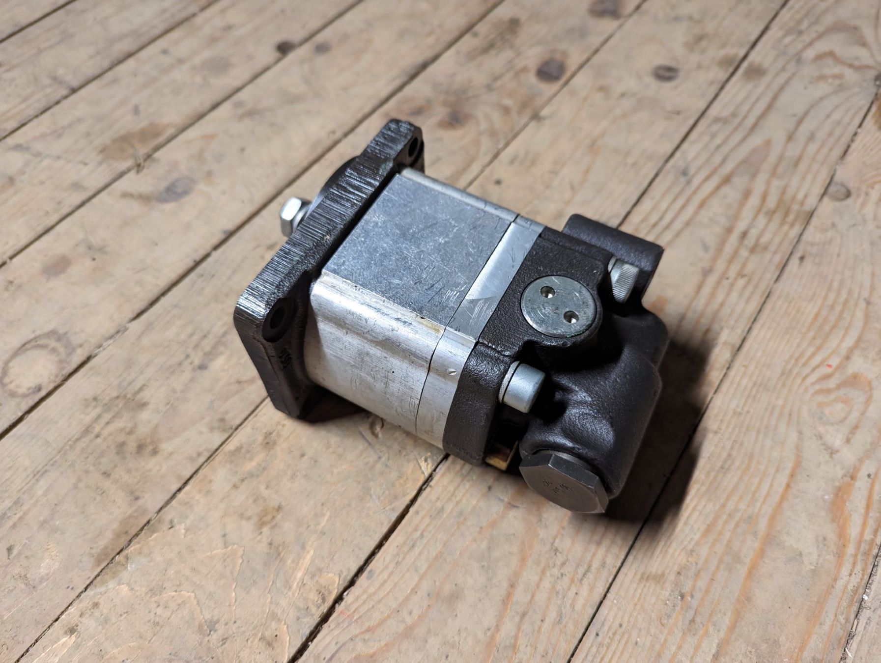 Pompe & Parti di ricambio: Hydraulikpumpe Bosch – Usato da Dietschwil venduto da FIZENATOR 2