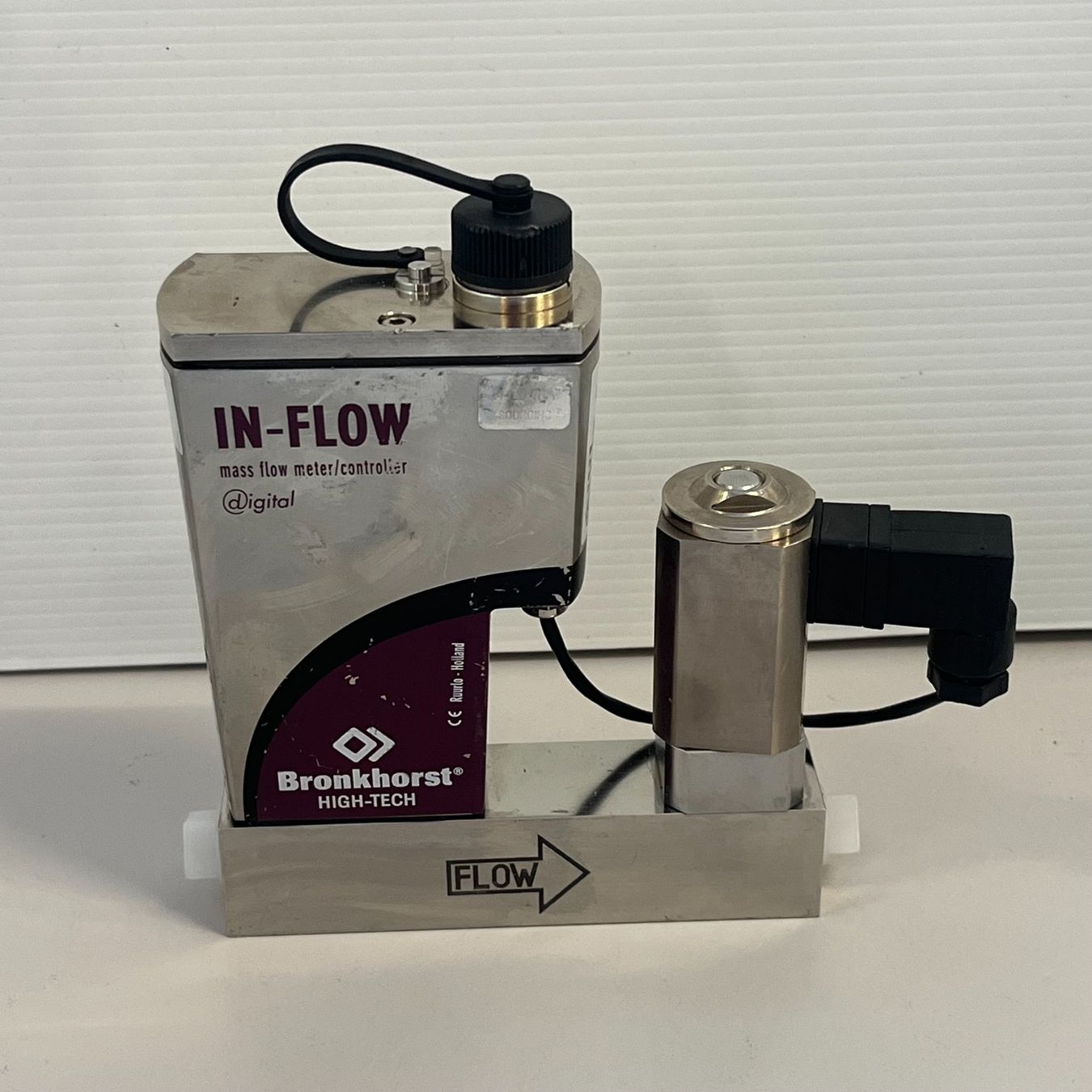 Accessori da laboratorio: Bronkhorst Mass Flow Controller F201 CI-AGB-00-V – Usato da Niederdorf venduto da LeptonAG_Labor 3
