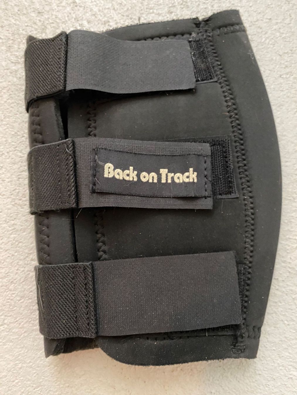 Stinchiere & Fasciature: Back on Track Karpalgelenkschoner- Knee Brace - M  (L&R) – Usato da Wohlen AG venduto da Robballantine 1